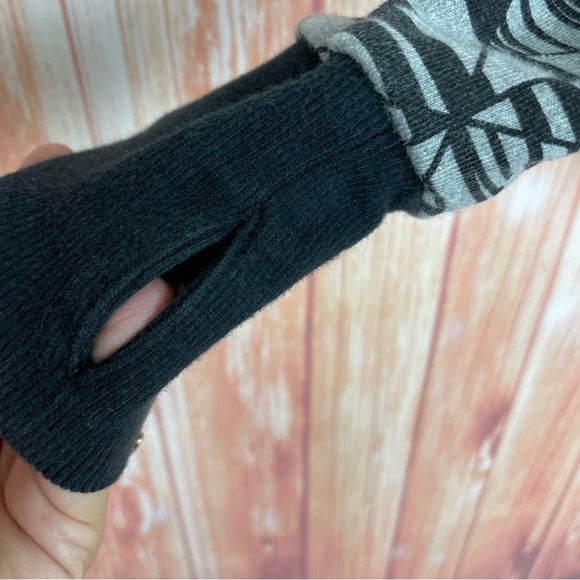 Zumba Thunderin Gray Cold Shoulder Zip Up Hoodie Sweatshirt (L) - Picture 13 of 16